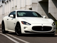 Maserati GranTurismo S coupe 2-door (1 generation) 4.7 AT (440hp) foto, Maserati GranTurismo S coupe 2-door (1 generation) 4.7 AT (440hp) fotos, Maserati GranTurismo S coupe 2-door (1 generation) 4.7 AT (440hp) imagen, Maserati GranTurismo S coupe 2-door (1 generation) 4.7 AT (440hp) imagenes, Maserati GranTurismo S coupe 2-door (1 generation) 4.7 AT (440hp) fotografía