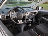 Mazda 2 Hatchback 3-door (2 generation) 1.4 MZ-CD MT (68 HP) foto, Mazda 2 Hatchback 3-door (2 generation) 1.4 MZ-CD MT (68 HP) fotos, Mazda 2 Hatchback 3-door (2 generation) 1.4 MZ-CD MT (68 HP) imagen, Mazda 2 Hatchback 3-door (2 generation) 1.4 MZ-CD MT (68 HP) imagenes, Mazda 2 Hatchback 3-door (2 generation) 1.4 MZ-CD MT (68 HP) fotografía