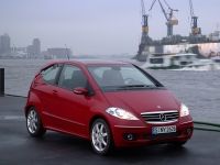 Mercedes-Benz A Class Hatchback 3-door (W169) A 160 CDI MT (82hp) foto, Mercedes-Benz A Class Hatchback 3-door (W169) A 160 CDI MT (82hp) fotos, Mercedes-Benz A Class Hatchback 3-door (W169) A 160 CDI MT (82hp) imagen, Mercedes-Benz A Class Hatchback 3-door (W169) A 160 CDI MT (82hp) imagenes, Mercedes-Benz A Class Hatchback 3-door (W169) A 160 CDI MT (82hp) fotografía