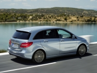 Mercedes-Benz B-Class Hatchback (W246) B 180 CDI BlueEfficiency MT (109hp) basic foto, Mercedes-Benz B-Class Hatchback (W246) B 180 CDI BlueEfficiency MT (109hp) basic fotos, Mercedes-Benz B-Class Hatchback (W246) B 180 CDI BlueEfficiency MT (109hp) basic imagen, Mercedes-Benz B-Class Hatchback (W246) B 180 CDI BlueEfficiency MT (109hp) basic imagenes, Mercedes-Benz B-Class Hatchback (W246) B 180 CDI BlueEfficiency MT (109hp) basic fotografía