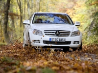 Mercedes-Benz C-Class Sedan 4-door (W204/S204) C 180 CGI BlueEFFICIENCY MT (156 HP) foto, Mercedes-Benz C-Class Sedan 4-door (W204/S204) C 180 CGI BlueEFFICIENCY MT (156 HP) fotos, Mercedes-Benz C-Class Sedan 4-door (W204/S204) C 180 CGI BlueEFFICIENCY MT (156 HP) imagen, Mercedes-Benz C-Class Sedan 4-door (W204/S204) C 180 CGI BlueEFFICIENCY MT (156 HP) imagenes, Mercedes-Benz C-Class Sedan 4-door (W204/S204) C 180 CGI BlueEFFICIENCY MT (156 HP) fotografía