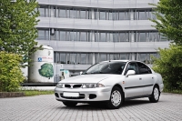 Mitsubishi Carisma Hatchback (1 generation) 1.6 AT (100hp) foto, Mitsubishi Carisma Hatchback (1 generation) 1.6 AT (100hp) fotos, Mitsubishi Carisma Hatchback (1 generation) 1.6 AT (100hp) imagen, Mitsubishi Carisma Hatchback (1 generation) 1.6 AT (100hp) imagenes, Mitsubishi Carisma Hatchback (1 generation) 1.6 AT (100hp) fotografía