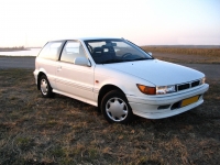 Mitsubishi Colt Hatchback (c50) 1.3 MT (75 hp) foto, Mitsubishi Colt Hatchback (c50) 1.3 MT (75 hp) fotos, Mitsubishi Colt Hatchback (c50) 1.3 MT (75 hp) imagen, Mitsubishi Colt Hatchback (c50) 1.3 MT (75 hp) imagenes, Mitsubishi Colt Hatchback (c50) 1.3 MT (75 hp) fotografía