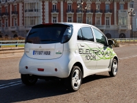 Mitsubishi i-MiEV Hatchback (1 generation) i-MiEV CVT (67 HP) Invite+ (2013) foto, Mitsubishi i-MiEV Hatchback (1 generation) i-MiEV CVT (67 HP) Invite+ (2013) fotos, Mitsubishi i-MiEV Hatchback (1 generation) i-MiEV CVT (67 HP) Invite+ (2013) imagen, Mitsubishi i-MiEV Hatchback (1 generation) i-MiEV CVT (67 HP) Invite+ (2013) imagenes, Mitsubishi i-MiEV Hatchback (1 generation) i-MiEV CVT (67 HP) Invite+ (2013) fotografía