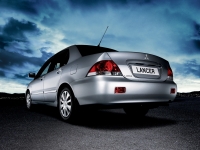 Mitsubishi Lancer Sedan (6th generation) 2.0 AT (121 HP) foto, Mitsubishi Lancer Sedan (6th generation) 2.0 AT (121 HP) fotos, Mitsubishi Lancer Sedan (6th generation) 2.0 AT (121 HP) imagen, Mitsubishi Lancer Sedan (6th generation) 2.0 AT (121 HP) imagenes, Mitsubishi Lancer Sedan (6th generation) 2.0 AT (121 HP) fotografía