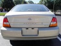 Nissan Altima Sedan (L30) 2.4 MT (150hp) foto, Nissan Altima Sedan (L30) 2.4 MT (150hp) fotos, Nissan Altima Sedan (L30) 2.4 MT (150hp) imagen, Nissan Altima Sedan (L30) 2.4 MT (150hp) imagenes, Nissan Altima Sedan (L30) 2.4 MT (150hp) fotografía