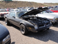 Pontiac Firebird Formula coupe 2-door (2 generation) 5.7 3MT (155hp) foto, Pontiac Firebird Formula coupe 2-door (2 generation) 5.7 3MT (155hp) fotos, Pontiac Firebird Formula coupe 2-door (2 generation) 5.7 3MT (155hp) imagen, Pontiac Firebird Formula coupe 2-door (2 generation) 5.7 3MT (155hp) imagenes, Pontiac Firebird Formula coupe 2-door (2 generation) 5.7 3MT (155hp) fotografía