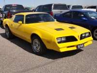 Pontiac Firebird Formula coupe 2-door (2 generation) AT 5.7 (167hp) foto, Pontiac Firebird Formula coupe 2-door (2 generation) AT 5.7 (167hp) fotos, Pontiac Firebird Formula coupe 2-door (2 generation) AT 5.7 (167hp) imagen, Pontiac Firebird Formula coupe 2-door (2 generation) AT 5.7 (167hp) imagenes, Pontiac Firebird Formula coupe 2-door (2 generation) AT 5.7 (167hp) fotografía