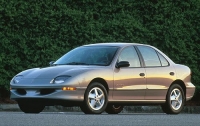 Pontiac Sunfire SE sedan (1 generation) 2.2 MT (122 HP) opiniones, Pontiac Sunfire SE sedan (1 generation) 2.2 MT (122 HP) precio, Pontiac Sunfire SE sedan (1 generation) 2.2 MT (122 HP) comprar, Pontiac Sunfire SE sedan (1 generation) 2.2 MT (122 HP) caracteristicas, Pontiac Sunfire SE sedan (1 generation) 2.2 MT (122 HP) especificaciones, Pontiac Sunfire SE sedan (1 generation) 2.2 MT (122 HP) Ficha tecnica, Pontiac Sunfire SE sedan (1 generation) 2.2 MT (122 HP) Automovil