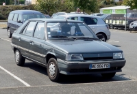 Renault 11 Hatchback 5-door. (2 generation) 1.4 4MT (68hp) foto, Renault 11 Hatchback 5-door. (2 generation) 1.4 4MT (68hp) fotos, Renault 11 Hatchback 5-door. (2 generation) 1.4 4MT (68hp) imagen, Renault 11 Hatchback 5-door. (2 generation) 1.4 4MT (68hp) imagenes, Renault 11 Hatchback 5-door. (2 generation) 1.4 4MT (68hp) fotografía