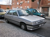 Renault 11 Hatchback 5-door. (2 generation) 1.4 4MT (68hp) foto, Renault 11 Hatchback 5-door. (2 generation) 1.4 4MT (68hp) fotos, Renault 11 Hatchback 5-door. (2 generation) 1.4 4MT (68hp) imagen, Renault 11 Hatchback 5-door. (2 generation) 1.4 4MT (68hp) imagenes, Renault 11 Hatchback 5-door. (2 generation) 1.4 4MT (68hp) fotografía