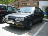 Renault 11 Hatchback 5-door. (2 generation) 1.4 4MT (68hp) foto, Renault 11 Hatchback 5-door. (2 generation) 1.4 4MT (68hp) fotos, Renault 11 Hatchback 5-door. (2 generation) 1.4 4MT (68hp) imagen, Renault 11 Hatchback 5-door. (2 generation) 1.4 4MT (68hp) imagenes, Renault 11 Hatchback 5-door. (2 generation) 1.4 4MT (68hp) fotografía