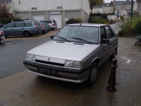 Renault 11 Hatchback 5-door. (2 generation) 1.4 4MT (68hp) foto, Renault 11 Hatchback 5-door. (2 generation) 1.4 4MT (68hp) fotos, Renault 11 Hatchback 5-door. (2 generation) 1.4 4MT (68hp) imagen, Renault 11 Hatchback 5-door. (2 generation) 1.4 4MT (68hp) imagenes, Renault 11 Hatchback 5-door. (2 generation) 1.4 4MT (68hp) fotografía