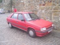 Renault 11 Hatchback 5-door. (2 generation) 1.6 D MT (55hp) foto, Renault 11 Hatchback 5-door. (2 generation) 1.6 D MT (55hp) fotos, Renault 11 Hatchback 5-door. (2 generation) 1.6 D MT (55hp) imagen, Renault 11 Hatchback 5-door. (2 generation) 1.6 D MT (55hp) imagenes, Renault 11 Hatchback 5-door. (2 generation) 1.6 D MT (55hp) fotografía