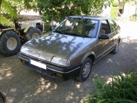 Renault 19 Hatchback (1 generation) 1.4 MT (60hp) foto, Renault 19 Hatchback (1 generation) 1.4 MT (60hp) fotos, Renault 19 Hatchback (1 generation) 1.4 MT (60hp) imagen, Renault 19 Hatchback (1 generation) 1.4 MT (60hp) imagenes, Renault 19 Hatchback (1 generation) 1.4 MT (60hp) fotografía