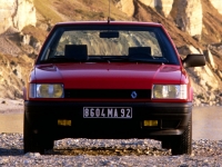 Renault 21 Sedan (1 generation) 2.0 T MT (175hp) foto, Renault 21 Sedan (1 generation) 2.0 T MT (175hp) fotos, Renault 21 Sedan (1 generation) 2.0 T MT (175hp) imagen, Renault 21 Sedan (1 generation) 2.0 T MT (175hp) imagenes, Renault 21 Sedan (1 generation) 2.0 T MT (175hp) fotografía