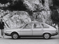 Renault 30 Hatchback (1 generation) 2.7 AT foto, Renault 30 Hatchback (1 generation) 2.7 AT fotos, Renault 30 Hatchback (1 generation) 2.7 AT imagen, Renault 30 Hatchback (1 generation) 2.7 AT imagenes, Renault 30 Hatchback (1 generation) 2.7 AT fotografía