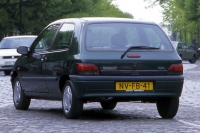 Renault Clio Hatchback 3-door (1 generation) 1.4 AT (80 HP) foto, Renault Clio Hatchback 3-door (1 generation) 1.4 AT (80 HP) fotos, Renault Clio Hatchback 3-door (1 generation) 1.4 AT (80 HP) imagen, Renault Clio Hatchback 3-door (1 generation) 1.4 AT (80 HP) imagenes, Renault Clio Hatchback 3-door (1 generation) 1.4 AT (80 HP) fotografía