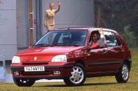 Renault Clio Hatchback 5-door. (1 generation) 1.4 AT (80 HP) foto, Renault Clio Hatchback 5-door. (1 generation) 1.4 AT (80 HP) fotos, Renault Clio Hatchback 5-door. (1 generation) 1.4 AT (80 HP) imagen, Renault Clio Hatchback 5-door. (1 generation) 1.4 AT (80 HP) imagenes, Renault Clio Hatchback 5-door. (1 generation) 1.4 AT (80 HP) fotografía