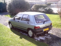 Renault Clio Hatchback 5-door. (1 generation) 1.8 MT (95 HP) foto, Renault Clio Hatchback 5-door. (1 generation) 1.8 MT (95 HP) fotos, Renault Clio Hatchback 5-door. (1 generation) 1.8 MT (95 HP) imagen, Renault Clio Hatchback 5-door. (1 generation) 1.8 MT (95 HP) imagenes, Renault Clio Hatchback 5-door. (1 generation) 1.8 MT (95 HP) fotografía