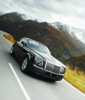 Rolls-Royce Phantom Coupe coupe (7th generation) AT 6.7 (460 HP) foto, Rolls-Royce Phantom Coupe coupe (7th generation) AT 6.7 (460 HP) fotos, Rolls-Royce Phantom Coupe coupe (7th generation) AT 6.7 (460 HP) imagen, Rolls-Royce Phantom Coupe coupe (7th generation) AT 6.7 (460 HP) imagenes, Rolls-Royce Phantom Coupe coupe (7th generation) AT 6.7 (460 HP) fotografía
