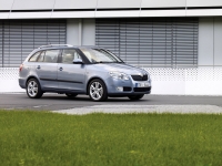 Skoda Fabia station Wagon 5-door (5J) 1.2 MT (69 HP) foto, Skoda Fabia station Wagon 5-door (5J) 1.2 MT (69 HP) fotos, Skoda Fabia station Wagon 5-door (5J) 1.2 MT (69 HP) imagen, Skoda Fabia station Wagon 5-door (5J) 1.2 MT (69 HP) imagenes, Skoda Fabia station Wagon 5-door (5J) 1.2 MT (69 HP) fotografía