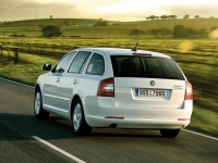 Skoda Octavia Combi wagon 5-door (2 generation) 1.2 TSI MT (105 HP) foto, Skoda Octavia Combi wagon 5-door (2 generation) 1.2 TSI MT (105 HP) fotos, Skoda Octavia Combi wagon 5-door (2 generation) 1.2 TSI MT (105 HP) imagen, Skoda Octavia Combi wagon 5-door (2 generation) 1.2 TSI MT (105 HP) imagenes, Skoda Octavia Combi wagon 5-door (2 generation) 1.2 TSI MT (105 HP) fotografía