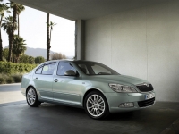 Skoda Octavia Liftback 5-door (2 generation) 1.2 TSI DSG (105 HP) foto, Skoda Octavia Liftback 5-door (2 generation) 1.2 TSI DSG (105 HP) fotos, Skoda Octavia Liftback 5-door (2 generation) 1.2 TSI DSG (105 HP) imagen, Skoda Octavia Liftback 5-door (2 generation) 1.2 TSI DSG (105 HP) imagenes, Skoda Octavia Liftback 5-door (2 generation) 1.2 TSI DSG (105 HP) fotografía