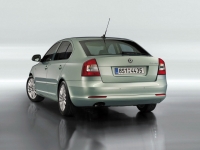 Skoda Octavia Liftback 5-door (2 generation) 1.2 TSI DSG (105 HP) foto, Skoda Octavia Liftback 5-door (2 generation) 1.2 TSI DSG (105 HP) fotos, Skoda Octavia Liftback 5-door (2 generation) 1.2 TSI DSG (105 HP) imagen, Skoda Octavia Liftback 5-door (2 generation) 1.2 TSI DSG (105 HP) imagenes, Skoda Octavia Liftback 5-door (2 generation) 1.2 TSI DSG (105 HP) fotografía