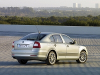 Skoda Octavia Liftback 5-door (2 generation) 1.6 TDI presented at Greentech MT (105 HP) foto, Skoda Octavia Liftback 5-door (2 generation) 1.6 TDI presented at Greentech MT (105 HP) fotos, Skoda Octavia Liftback 5-door (2 generation) 1.6 TDI presented at Greentech MT (105 HP) imagen, Skoda Octavia Liftback 5-door (2 generation) 1.6 TDI presented at Greentech MT (105 HP) imagenes, Skoda Octavia Liftback 5-door (2 generation) 1.6 TDI presented at Greentech MT (105 HP) fotografía