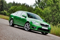 Skoda Octavia RS liftback 5-door (2 generation) 2.0 TDI DSG foto, Skoda Octavia RS liftback 5-door (2 generation) 2.0 TDI DSG fotos, Skoda Octavia RS liftback 5-door (2 generation) 2.0 TDI DSG imagen, Skoda Octavia RS liftback 5-door (2 generation) 2.0 TDI DSG imagenes, Skoda Octavia RS liftback 5-door (2 generation) 2.0 TDI DSG fotografía