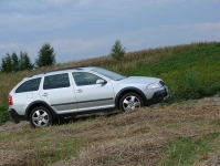 Skoda Octavia Scout universal 5-door (2 generation) 2.0 FSI MT 4x4 (150 HP) foto, Skoda Octavia Scout universal 5-door (2 generation) 2.0 FSI MT 4x4 (150 HP) fotos, Skoda Octavia Scout universal 5-door (2 generation) 2.0 FSI MT 4x4 (150 HP) imagen, Skoda Octavia Scout universal 5-door (2 generation) 2.0 FSI MT 4x4 (150 HP) imagenes, Skoda Octavia Scout universal 5-door (2 generation) 2.0 FSI MT 4x4 (150 HP) fotografía