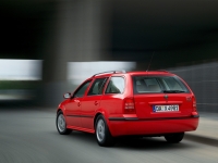 Skoda Octavia Wagon 5-door (1 generation) 1.6 AT (102 HP) foto, Skoda Octavia Wagon 5-door (1 generation) 1.6 AT (102 HP) fotos, Skoda Octavia Wagon 5-door (1 generation) 1.6 AT (102 HP) imagen, Skoda Octavia Wagon 5-door (1 generation) 1.6 AT (102 HP) imagenes, Skoda Octavia Wagon 5-door (1 generation) 1.6 AT (102 HP) fotografía