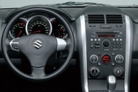 Suzuki Grand Vitara 5 Crossover-door (2 generation) 2.0 AT AWD (140 hp) JLX-A (2013) foto, Suzuki Grand Vitara 5 Crossover-door (2 generation) 2.0 AT AWD (140 hp) JLX-A (2013) fotos, Suzuki Grand Vitara 5 Crossover-door (2 generation) 2.0 AT AWD (140 hp) JLX-A (2013) imagen, Suzuki Grand Vitara 5 Crossover-door (2 generation) 2.0 AT AWD (140 hp) JLX-A (2013) imagenes, Suzuki Grand Vitara 5 Crossover-door (2 generation) 2.0 AT AWD (140 hp) JLX-A (2013) fotografía