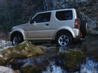 Suzuki Jimny SUV 3-door (3 generation) 1.3 MT 4WD (80hp) foto, Suzuki Jimny SUV 3-door (3 generation) 1.3 MT 4WD (80hp) fotos, Suzuki Jimny SUV 3-door (3 generation) 1.3 MT 4WD (80hp) imagen, Suzuki Jimny SUV 3-door (3 generation) 1.3 MT 4WD (80hp) imagenes, Suzuki Jimny SUV 3-door (3 generation) 1.3 MT 4WD (80hp) fotografía