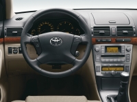 Toyota Avensis Liftback (2 generation) 1.6 MT foto, Toyota Avensis Liftback (2 generation) 1.6 MT fotos, Toyota Avensis Liftback (2 generation) 1.6 MT imagen, Toyota Avensis Liftback (2 generation) 1.6 MT imagenes, Toyota Avensis Liftback (2 generation) 1.6 MT fotografía