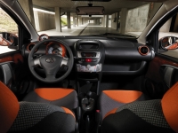 Toyota Aygo Hatchback (1 generation) 1.0 MMT foto, Toyota Aygo Hatchback (1 generation) 1.0 MMT fotos, Toyota Aygo Hatchback (1 generation) 1.0 MMT imagen, Toyota Aygo Hatchback (1 generation) 1.0 MMT imagenes, Toyota Aygo Hatchback (1 generation) 1.0 MMT fotografía