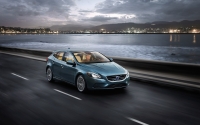 Volvo V40 Hatchback 5-door. (2 generation) 1.6 T4 MT Turbo (180hp) foto, Volvo V40 Hatchback 5-door. (2 generation) 1.6 T4 MT Turbo (180hp) fotos, Volvo V40 Hatchback 5-door. (2 generation) 1.6 T4 MT Turbo (180hp) imagen, Volvo V40 Hatchback 5-door. (2 generation) 1.6 T4 MT Turbo (180hp) imagenes, Volvo V40 Hatchback 5-door. (2 generation) 1.6 T4 MT Turbo (180hp) fotografía