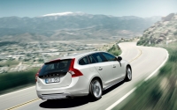 Volvo V60 Estate (1 generation) 1.6 T4 MT (180 HP) foto, Volvo V60 Estate (1 generation) 1.6 T4 MT (180 HP) fotos, Volvo V60 Estate (1 generation) 1.6 T4 MT (180 HP) imagen, Volvo V60 Estate (1 generation) 1.6 T4 MT (180 HP) imagenes, Volvo V60 Estate (1 generation) 1.6 T4 MT (180 HP) fotografía