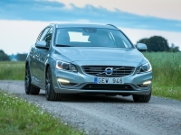 Volvo V60 Estate (1 generation) 2.4 D4 Geartronic all wheel drive (163hp) foto, Volvo V60 Estate (1 generation) 2.4 D4 Geartronic all wheel drive (163hp) fotos, Volvo V60 Estate (1 generation) 2.4 D4 Geartronic all wheel drive (163hp) imagen, Volvo V60 Estate (1 generation) 2.4 D4 Geartronic all wheel drive (163hp) imagenes, Volvo V60 Estate (1 generation) 2.4 D4 Geartronic all wheel drive (163hp) fotografía