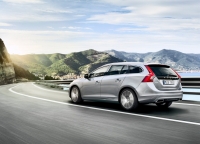 Volvo V60 Estate (1 generation) 2.4 D5 Geartronic all wheel drive (215hp) foto, Volvo V60 Estate (1 generation) 2.4 D5 Geartronic all wheel drive (215hp) fotos, Volvo V60 Estate (1 generation) 2.4 D5 Geartronic all wheel drive (215hp) imagen, Volvo V60 Estate (1 generation) 2.4 D5 Geartronic all wheel drive (215hp) imagenes, Volvo V60 Estate (1 generation) 2.4 D5 Geartronic all wheel drive (215hp) fotografía