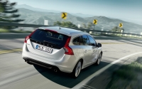 Volvo V60 Estate (1 generation) 2.4 D6 Plug-in-Hybrid Geartronic Turbo AWD (215 HP) foto, Volvo V60 Estate (1 generation) 2.4 D6 Plug-in-Hybrid Geartronic Turbo AWD (215 HP) fotos, Volvo V60 Estate (1 generation) 2.4 D6 Plug-in-Hybrid Geartronic Turbo AWD (215 HP) imagen, Volvo V60 Estate (1 generation) 2.4 D6 Plug-in-Hybrid Geartronic Turbo AWD (215 HP) imagenes, Volvo V60 Estate (1 generation) 2.4 D6 Plug-in-Hybrid Geartronic Turbo AWD (215 HP) fotografía