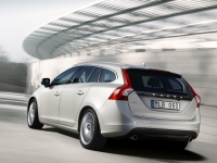 Volvo V60 Estate (1 generation) 2.4 D6 Plug-in-Hybrid Geartronic Turbo AWD (215 HP) foto, Volvo V60 Estate (1 generation) 2.4 D6 Plug-in-Hybrid Geartronic Turbo AWD (215 HP) fotos, Volvo V60 Estate (1 generation) 2.4 D6 Plug-in-Hybrid Geartronic Turbo AWD (215 HP) imagen, Volvo V60 Estate (1 generation) 2.4 D6 Plug-in-Hybrid Geartronic Turbo AWD (215 HP) imagenes, Volvo V60 Estate (1 generation) 2.4 D6 Plug-in-Hybrid Geartronic Turbo AWD (215 HP) fotografía